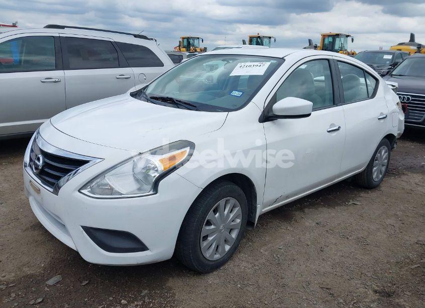 Photo 2 of 2015 Nissan Versa 1.6 SV (VIN 3N1CN7AP8FL898493)