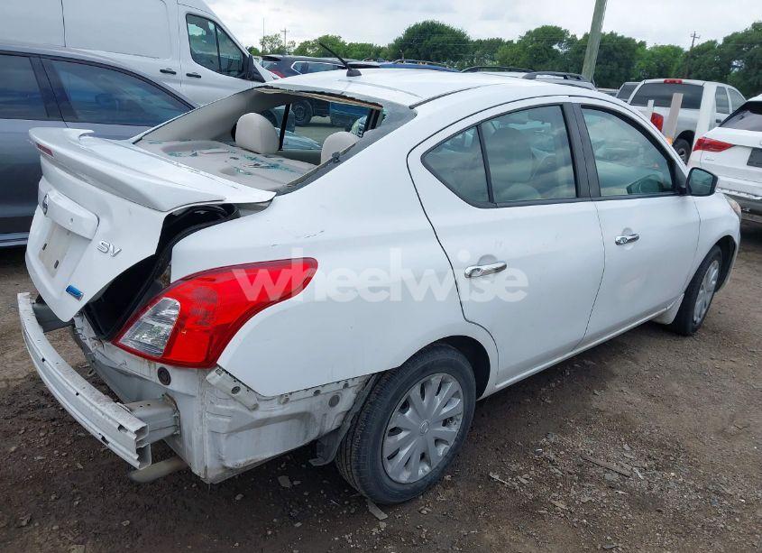 Photo 4 of 2015 Nissan Versa 1.6 SV (VIN 3N1CN7AP8FL898493)