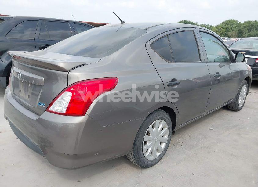 Photo 4 of 2015 Nissan Versa 1.6 S+ (VIN 3N1CN7AP8FL913610)