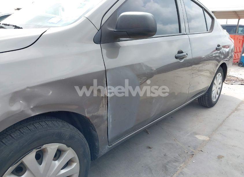 Photo 6 of 2015 Nissan Versa 1.6 S+ (VIN 3N1CN7AP8FL913610)