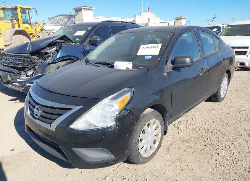 Photo 2 of 2015 Nissan Versa 1.6 S (VIN 3N1CN7AP8FL916460)