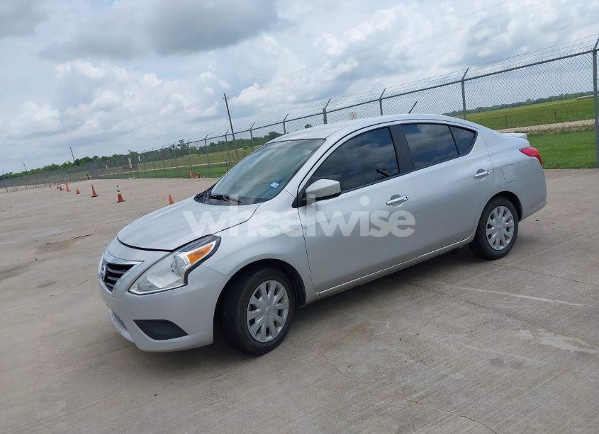Photo 2 of 2015 Nissan Versa N/A (VIN 3N1CN7AP8FL933114)