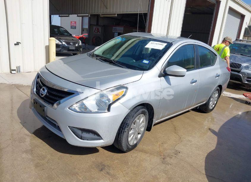 Photo 2 of 2015 Nissan Versa 1.6 SV (VIN 3N1CN7AP8FL949409)