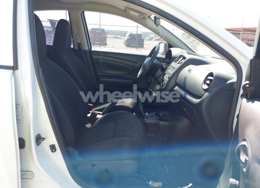 Photo 5 of 2015 Nissan Versa 1.6 S (VIN 3N1CN7AP8FL957283)