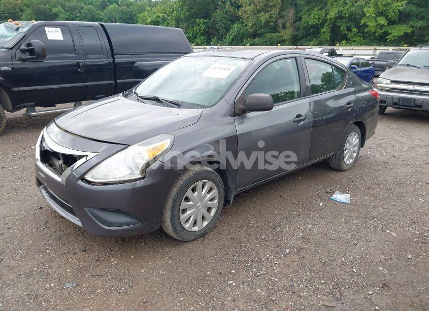 Photo 2 of 2015 Nissan Versa 1.6 S (VIN 3N1CN7AP8FL958482)