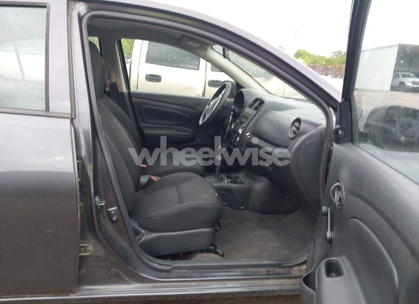 Photo 5 of 2015 Nissan Versa 1.6 S (VIN 3N1CN7AP8FL958482)