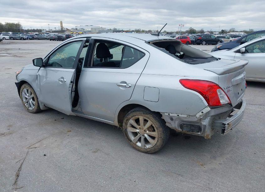 Photo 3 of 2016 Nissan Versa 1.6 SL (VIN 3N1CN7AP8GL822452)