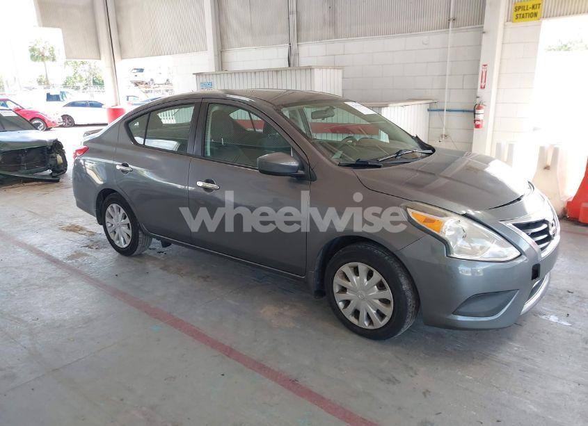 2016 Nissan Versa 1.6 SV (VIN 3N1CN7AP8GL836805) main photo