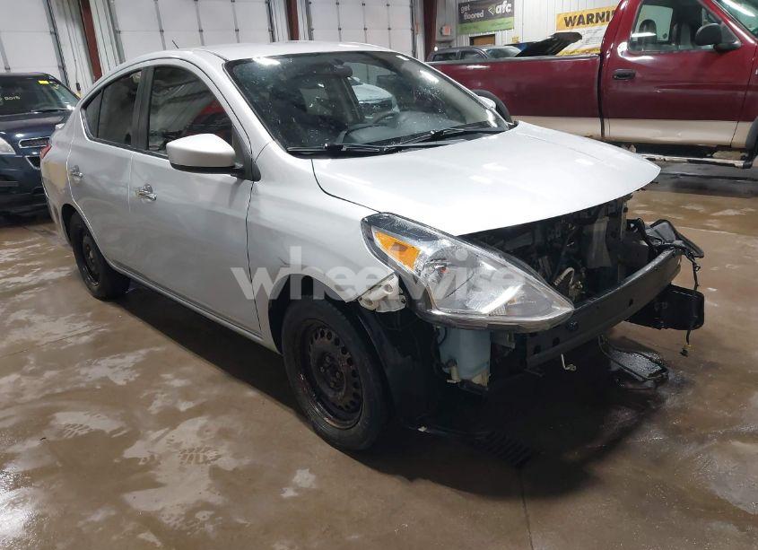 2018 Nissan Versa 1.6 SV (VIN 3N1CN7AP8JK434439) main photo