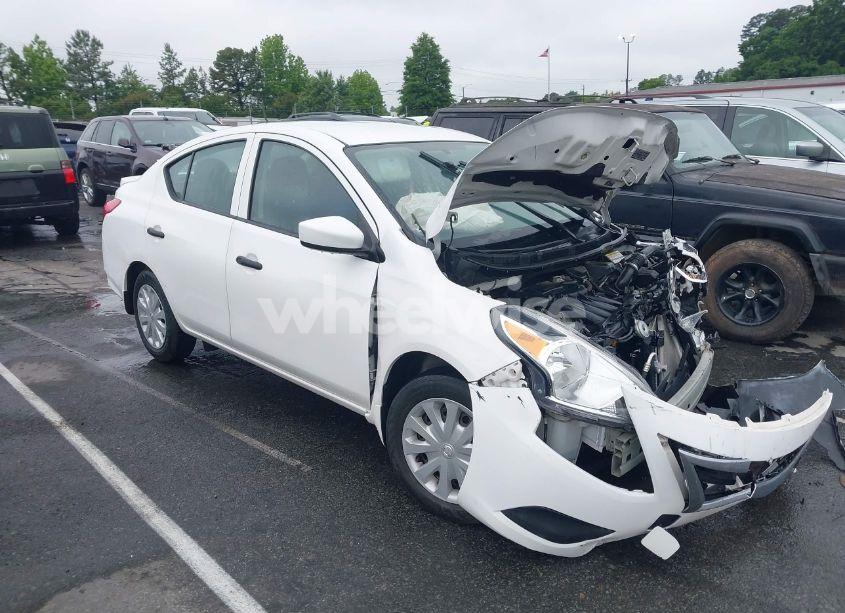 2018 Nissan Versa 1.6 S+ (VIN 3N1CN7AP8JL813175) main photo