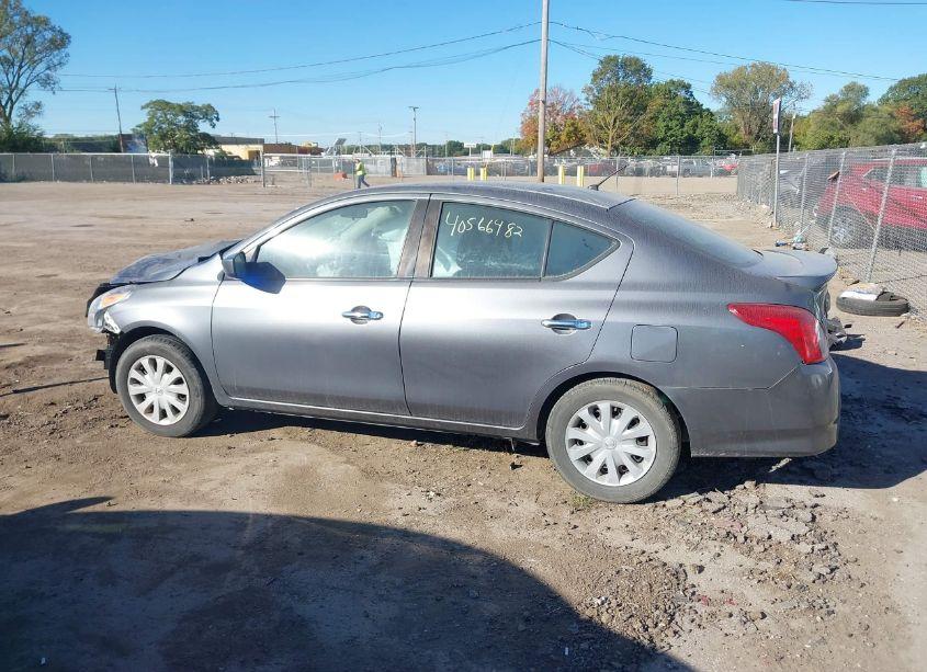 Photo 15 of 2018 Nissan Versa 1.6 SV (VIN 3N1CN7AP8JL813855)