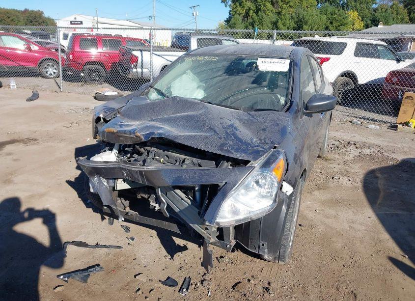Photo 2 of 2018 Nissan Versa 1.6 SV (VIN 3N1CN7AP8JL813855)