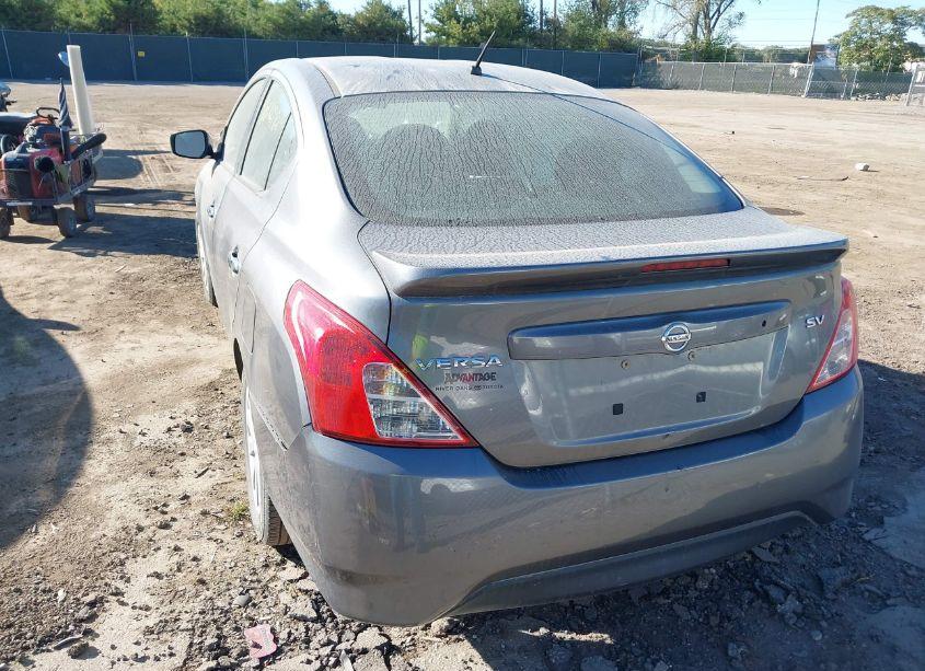 Photo 3 of 2018 Nissan Versa 1.6 SV (VIN 3N1CN7AP8JL813855)