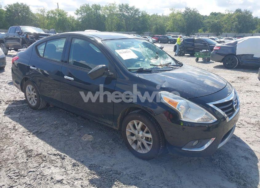 2018 Nissan Versa 1.6 SV (VIN 3N1CN7AP8JL827397) main photo