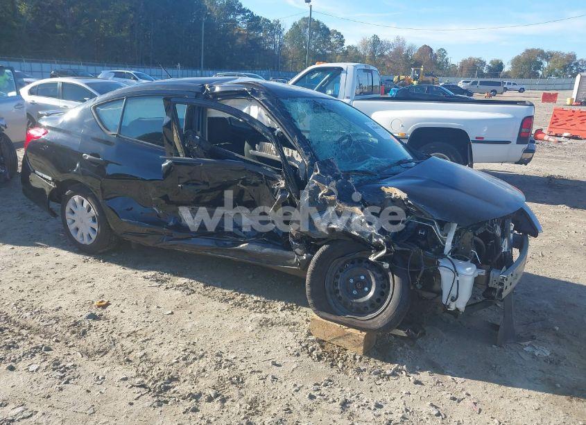 2018 Nissan Versa 1.6 S+ (VIN 3N1CN7AP8JL829764) main photo