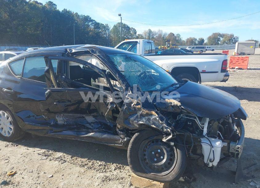 Photo 6 of 2018 Nissan Versa 1.6 S+ (VIN 3N1CN7AP8JL829764)