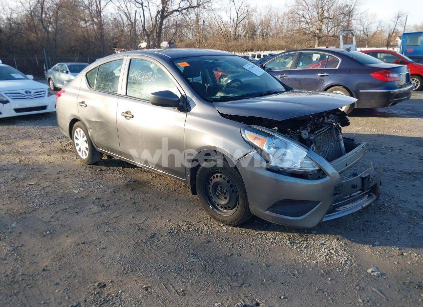 2018 Nissan Versa 1.6 S+ (VIN 3N1CN7AP8JL852431) main photo
