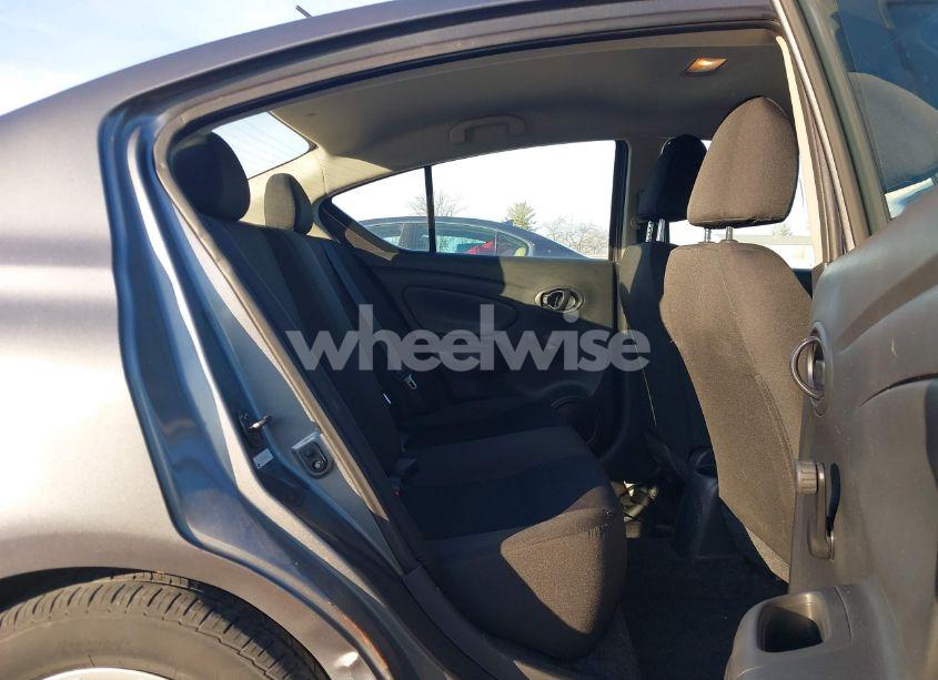 Photo 8 of 2018 Nissan Versa 1.6 S+ (VIN 3N1CN7AP8JL852431)