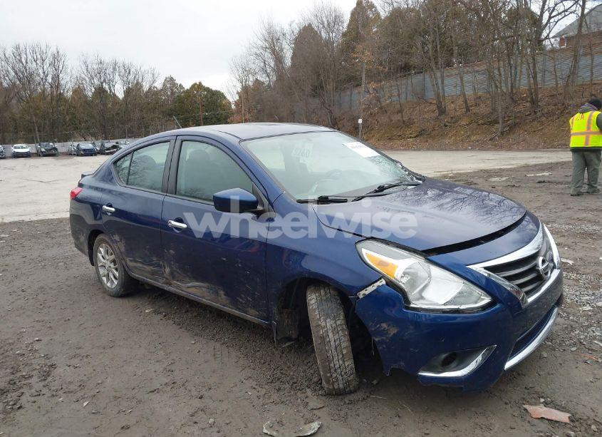 2018 Nissan Versa 1.6 SV (VIN 3N1CN7AP8JL853224) main photo