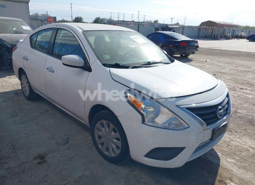 2018 Nissan Versa 1.6 SV (VIN 3N1CN7AP8JL860738) main photo