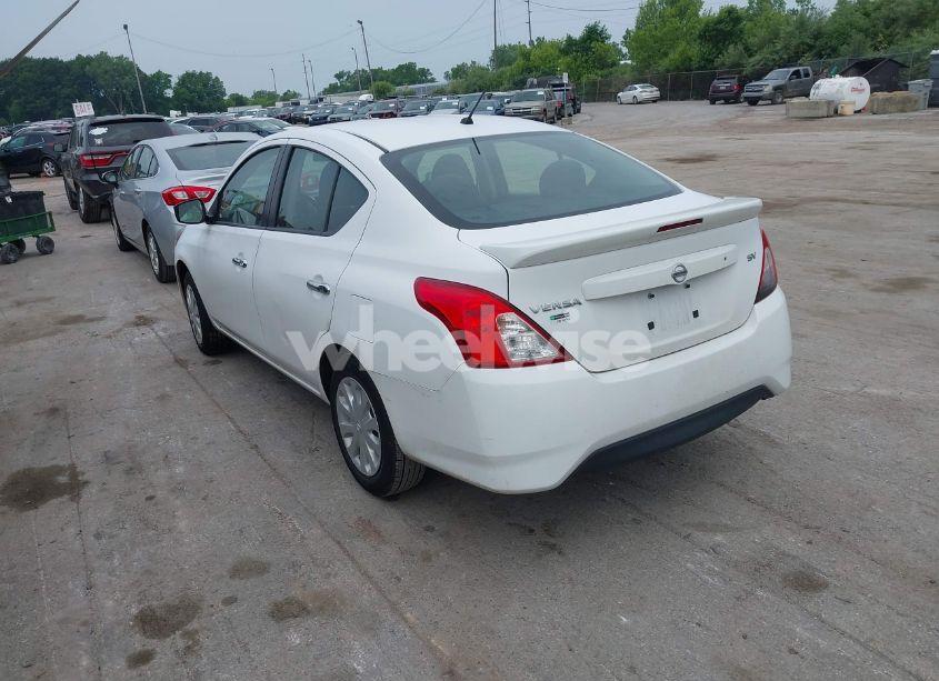 Photo 3 of 2018 Nissan Versa 1.6 SV (VIN 3N1CN7AP8JL870914)