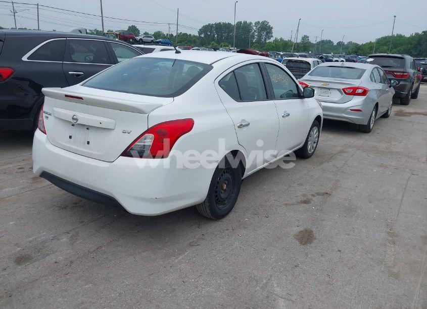 Photo 4 of 2018 Nissan Versa 1.6 SV (VIN 3N1CN7AP8JL870914)