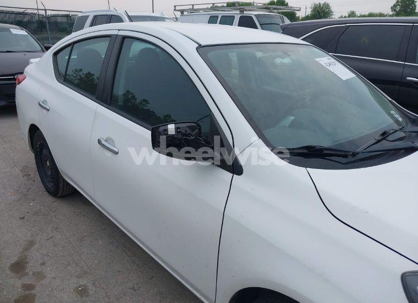 Photo 6 of 2018 Nissan Versa 1.6 SV (VIN 3N1CN7AP8JL870914)