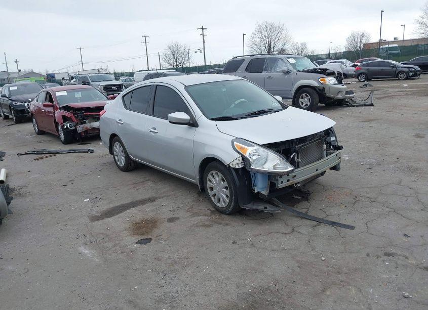 2018 Nissan Versa 1.6 SV (VIN 3N1CN7AP8JL871433) main photo