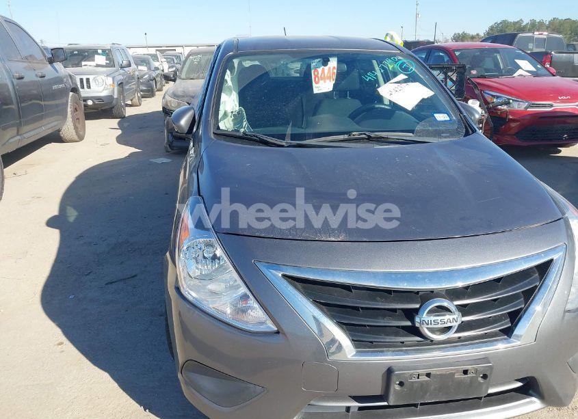 2019 Nissan Versa 1.6 S+ (VIN 3N1CN7AP8KL812271) main photo