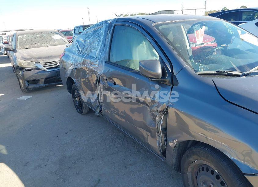 Photo 6 of 2019 Nissan Versa 1.6 S+ (VIN 3N1CN7AP8KL812271)