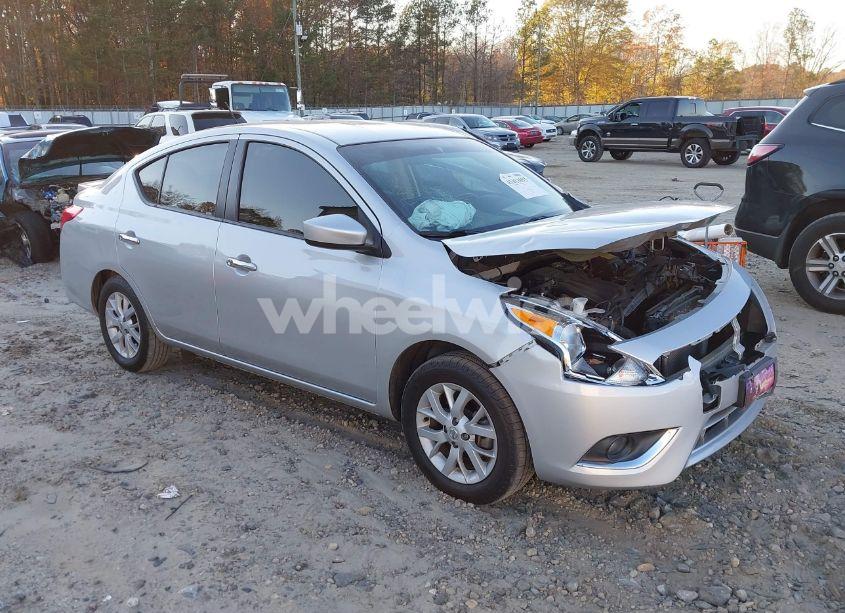 2019 Nissan Versa 1.6 SV (VIN 3N1CN7AP8KL815350) main photo