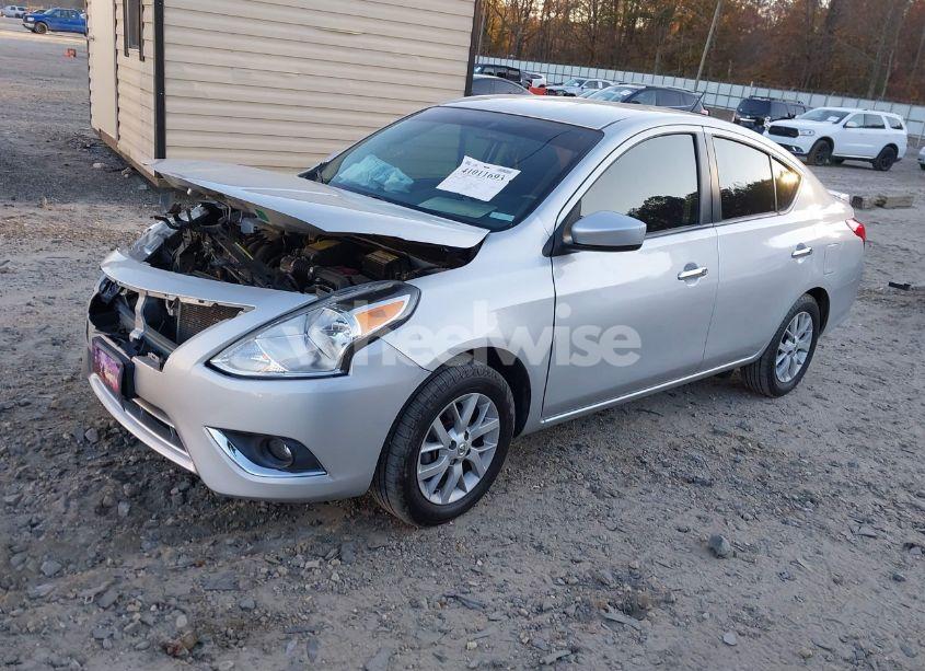 Photo 2 of 2019 Nissan Versa 1.6 SV (VIN 3N1CN7AP8KL815350)