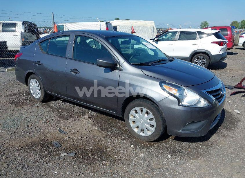 2019 Nissan Versa 1.6 S+ (VIN 3N1CN7AP8KL820631) main photo