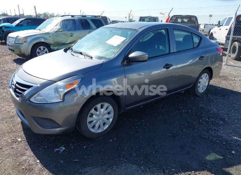 Photo 2 of 2019 Nissan Versa 1.6 S+ (VIN 3N1CN7AP8KL820631)