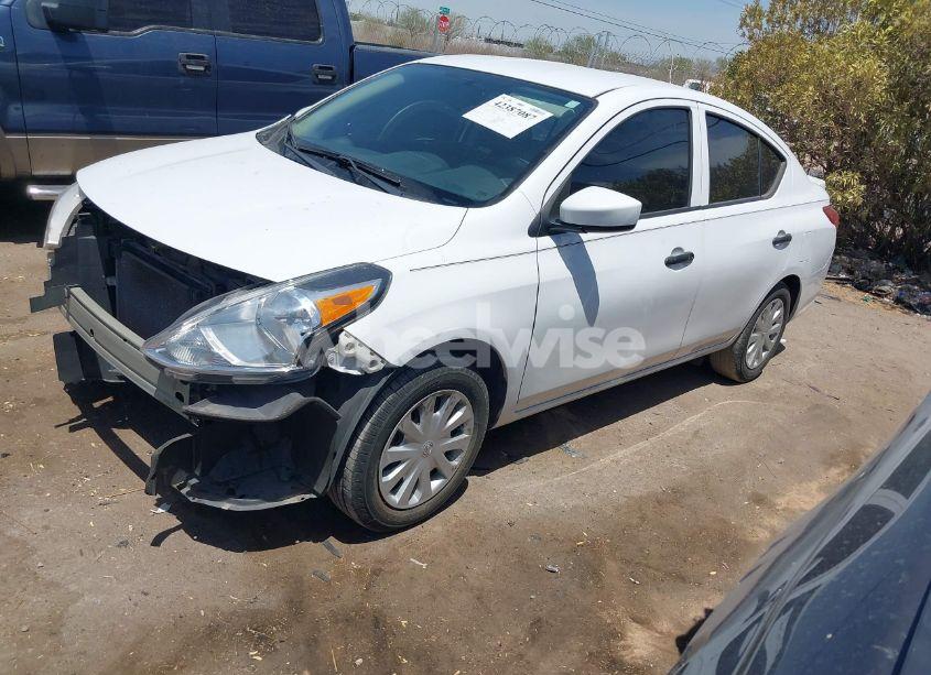 Photo 2 of 2019 Nissan Versa 1.6 S+ (VIN 3N1CN7AP8KL826946)