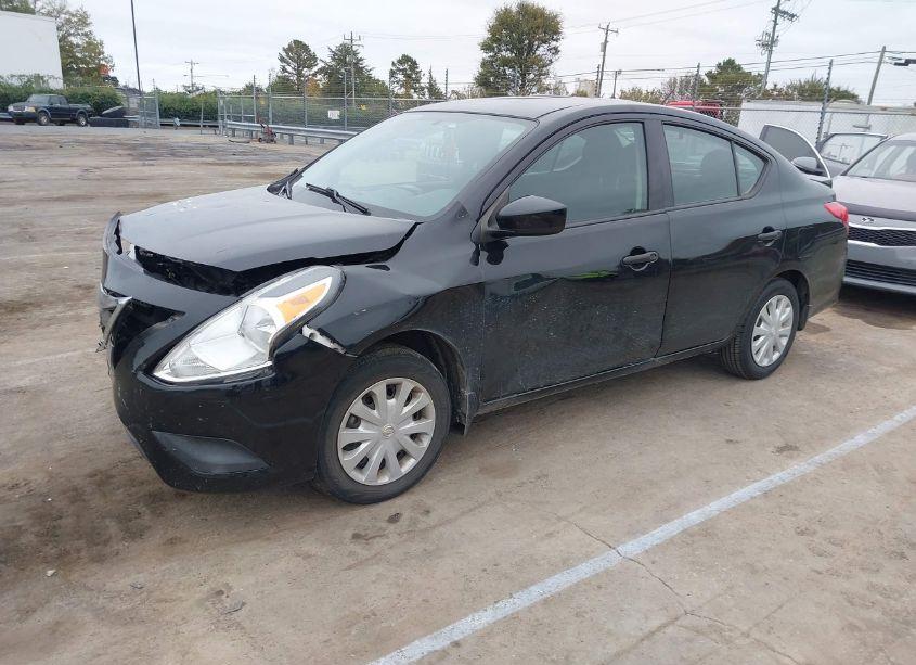Photo 2 of 2019 Nissan Versa 1.6 S+ (VIN 3N1CN7AP8KL827384)
