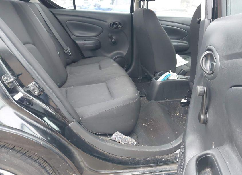 Photo 8 of 2019 Nissan Versa 1.6 S+ (VIN 3N1CN7AP8KL827384)