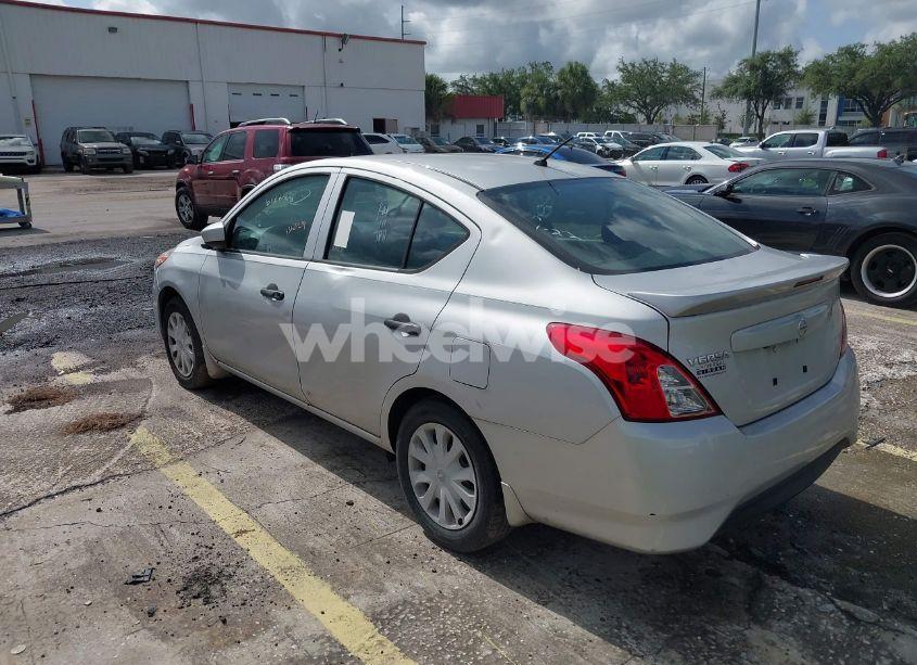 Photo 3 of 2019 Nissan Versa 1.6 S+ (VIN 3N1CN7AP8KL830401)