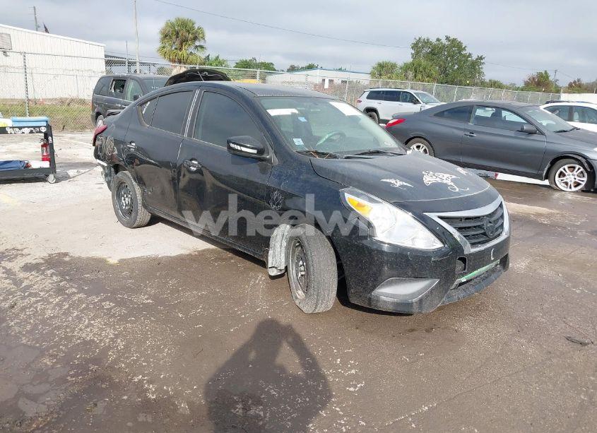 2019 Nissan Versa 1.6 S+ (VIN 3N1CN7AP8KL830883) main photo
