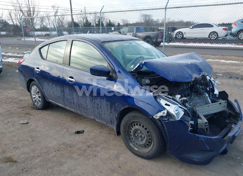2019 Nissan Versa 1.6 SV (VIN 3N1CN7AP8KL837803) main photo