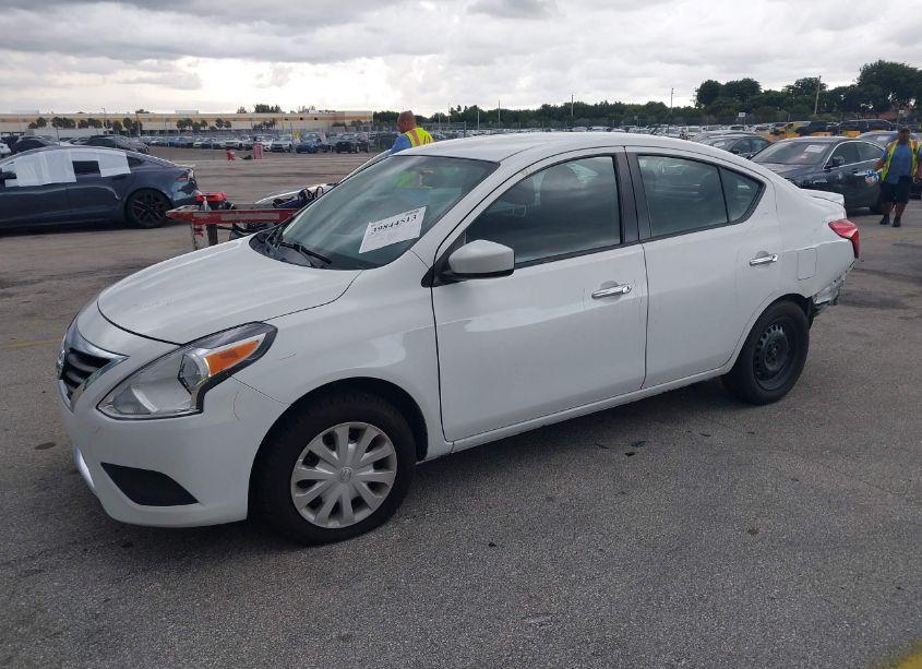 Photo 2 of 2019 Nissan Versa 1.6 SV (VIN 3N1CN7AP8KL845660)