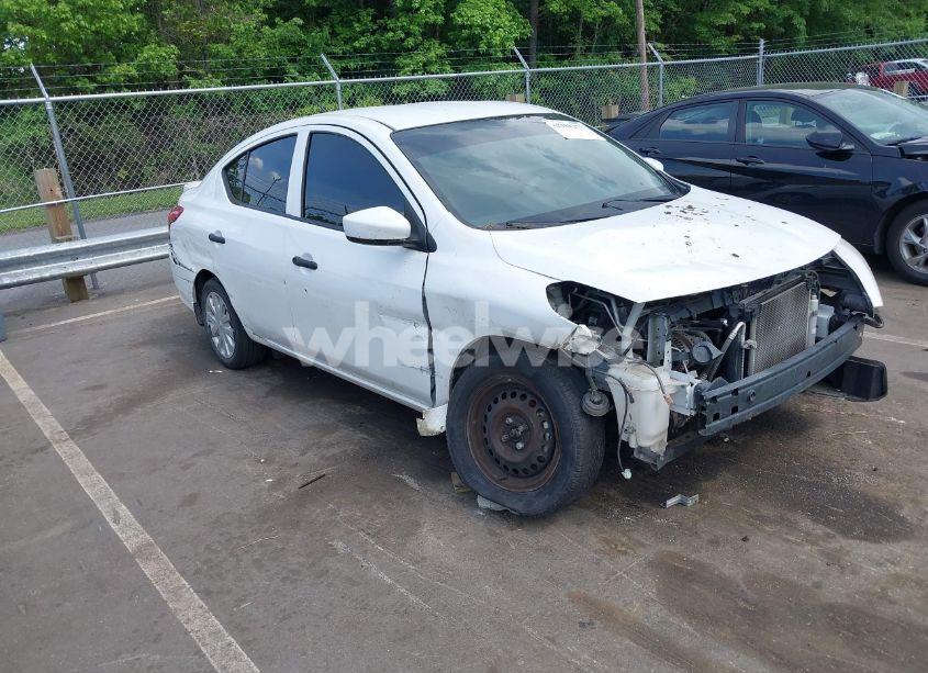 2019 Nissan Versa 1.6 S+ (VIN 3N1CN7AP8KL875242) main photo