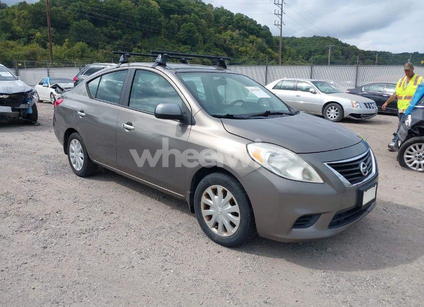 2013 Nissan Versa 1.6 SV (VIN 3N1CN7AP9DL819006) main photo