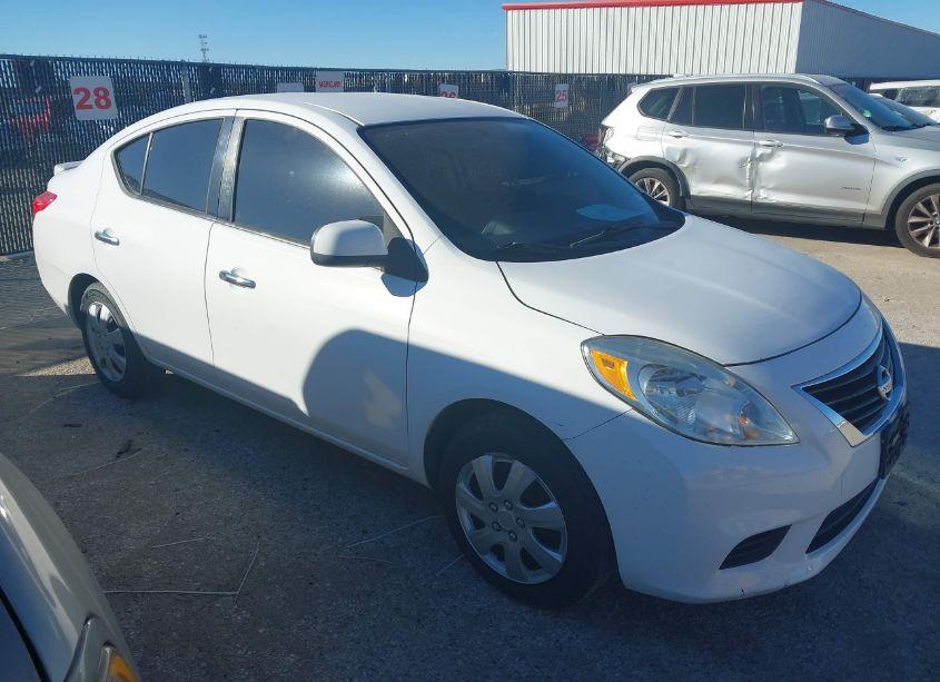 2014 Nissan Versa 1.6 SV (VIN 3N1CN7AP9EL829536) main photo