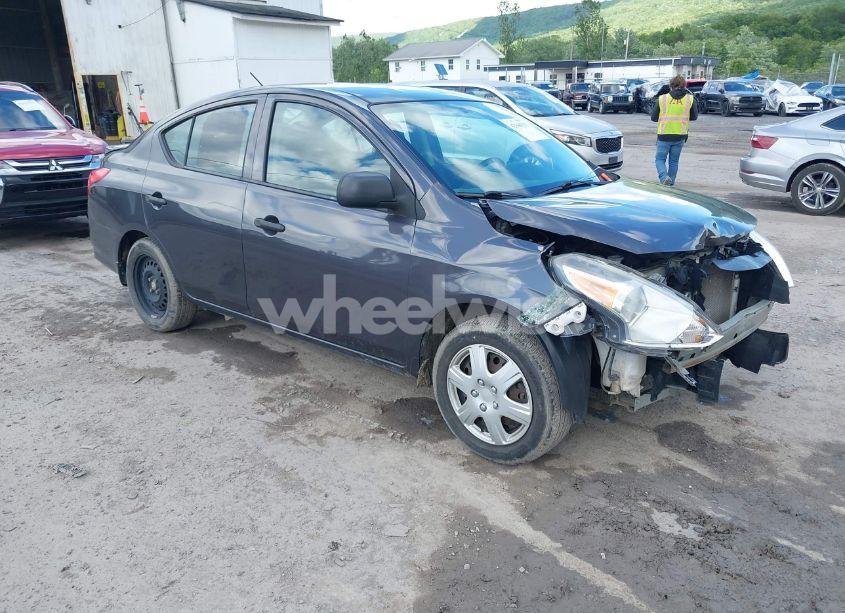 2015 Nissan Versa 1.6 S+ (VIN 3N1CN7AP9FL805531) main photo