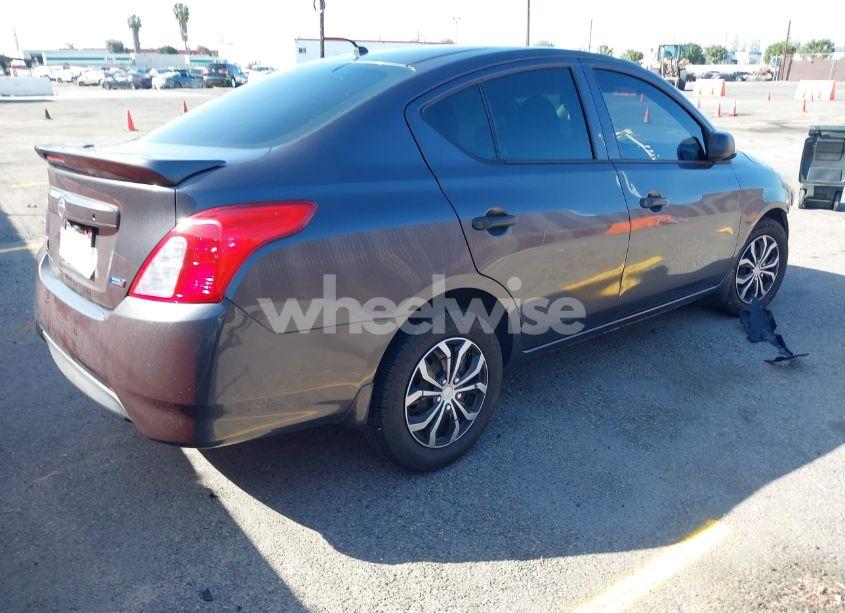 Photo 4 of 2015 Nissan Versa 1.6 S+ (VIN 3N1CN7AP9FL809885)