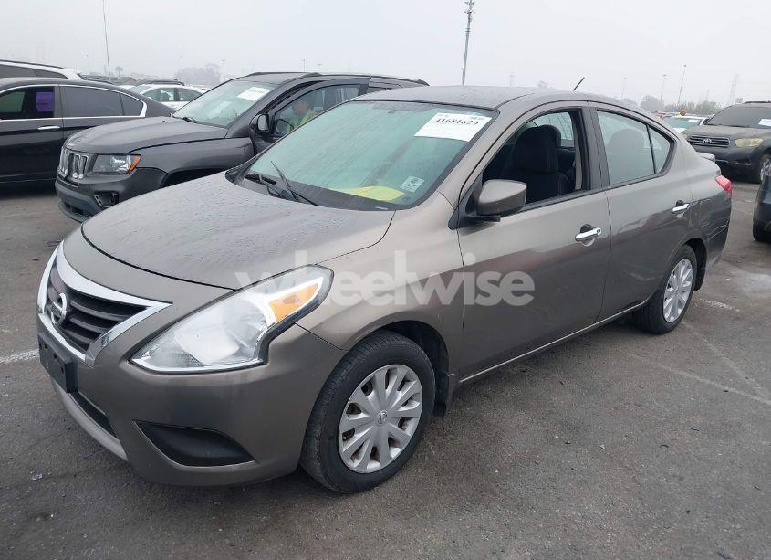 Photo 2 of 2015 Nissan Versa 1.6 SV (VIN 3N1CN7AP9FL810597)