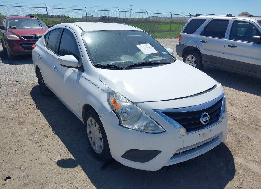 2015 Nissan Versa 1.6 S/1.6 S+/1.6 SL/1.6 SV (VIN 3N1CN7AP9FL859010) main photo