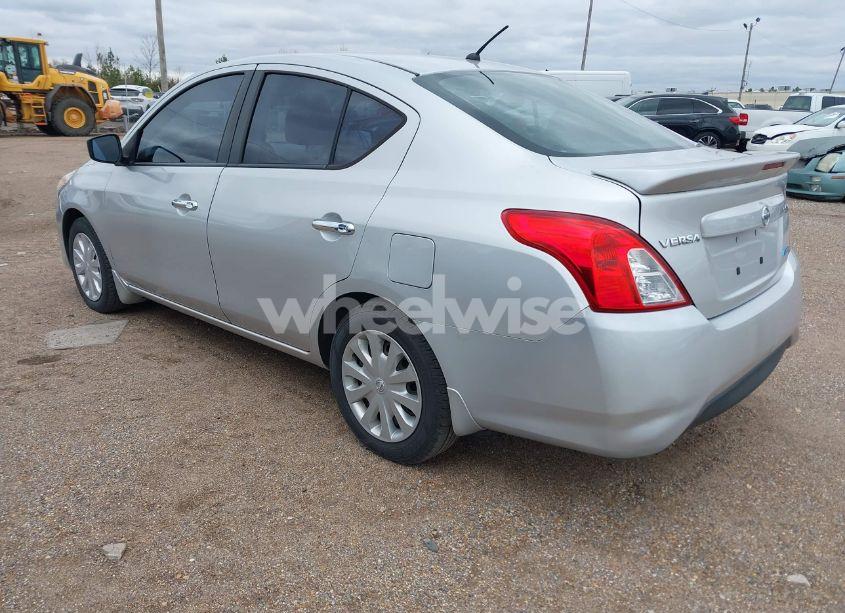 Photo 3 of 2015 Nissan Versa 1.6 SV (VIN 3N1CN7AP9FL863798)