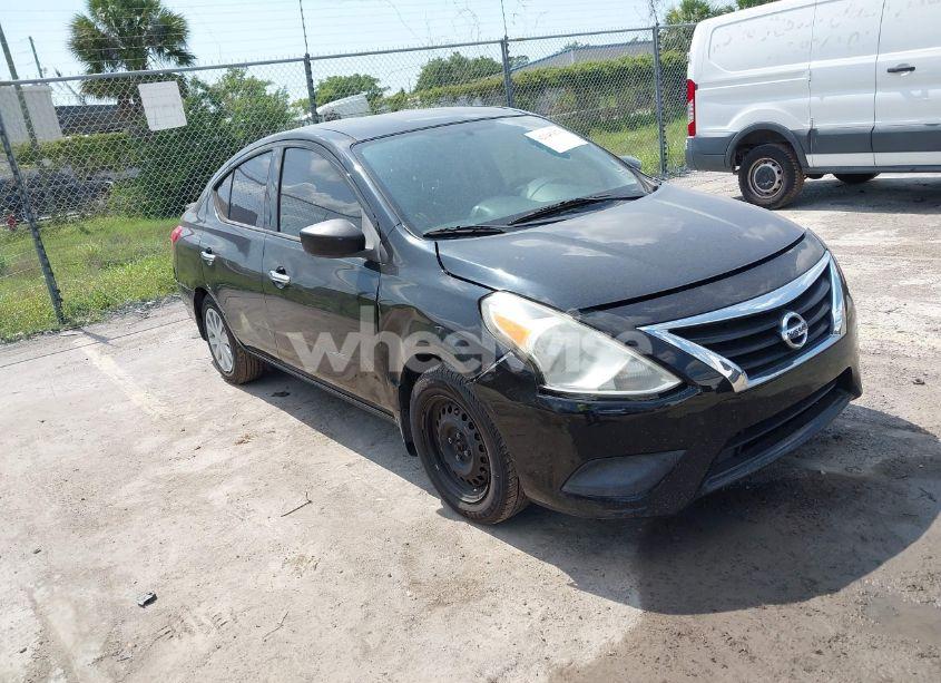 2015 Nissan Versa 1.6 SV (VIN 3N1CN7AP9FL868564) main photo